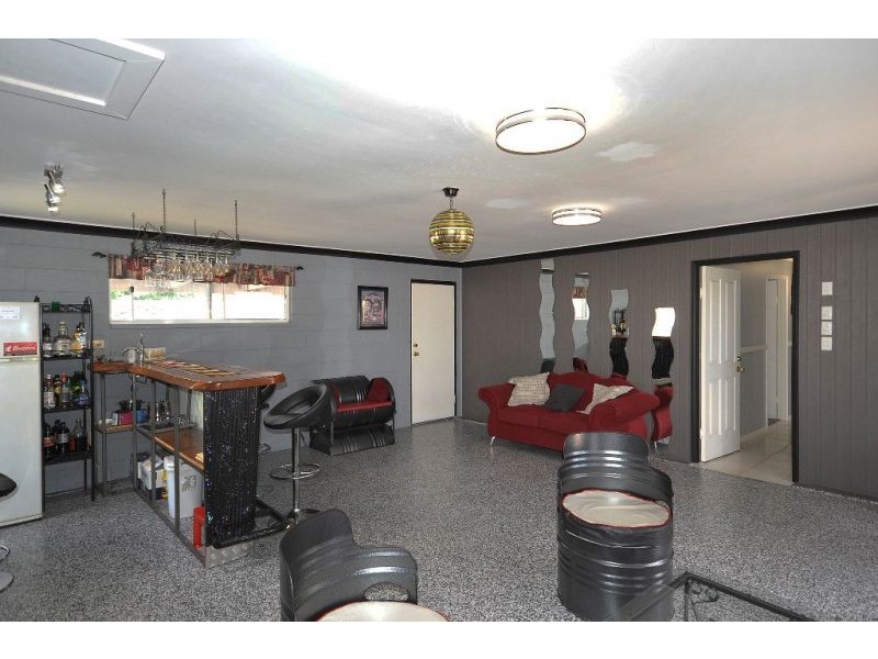 5 Hillview Court, Top Camp QLD 4350