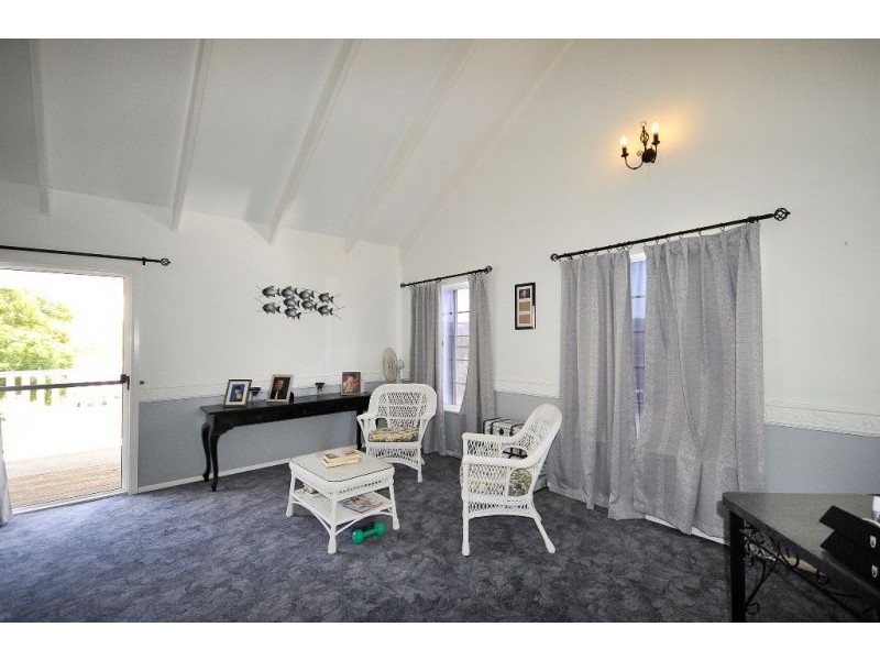 5 Hillview Court, Top Camp QLD 4350