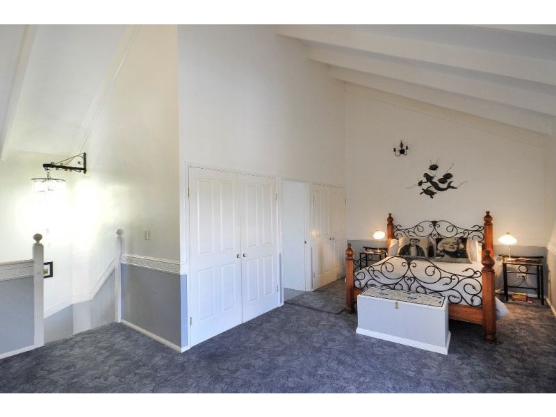 5 Hillview Court, Top Camp QLD 4350