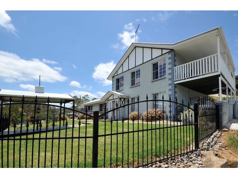 5 Hillview Court, Top Camp QLD 4350