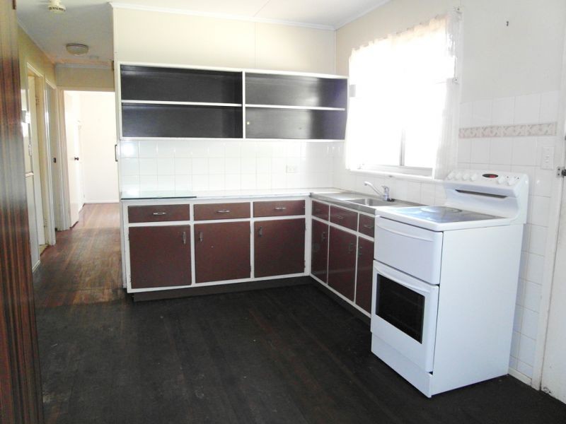 118 South Street, Centenary Heights QLD 4350