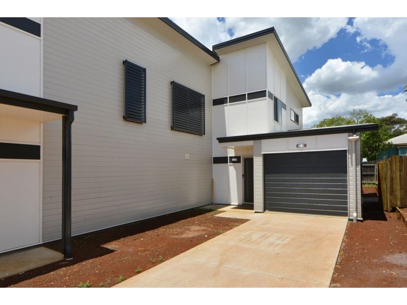 2/27 Park Street, Wilsonton QLD 4350
