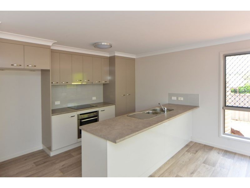 2/27 Park Street, Wilsonton QLD 4350