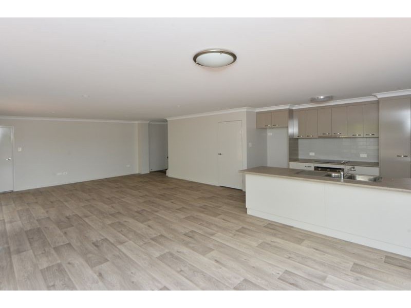 2/27 Park Street, Wilsonton QLD 4350