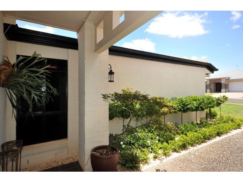 Kearneys Spring QLD 4350