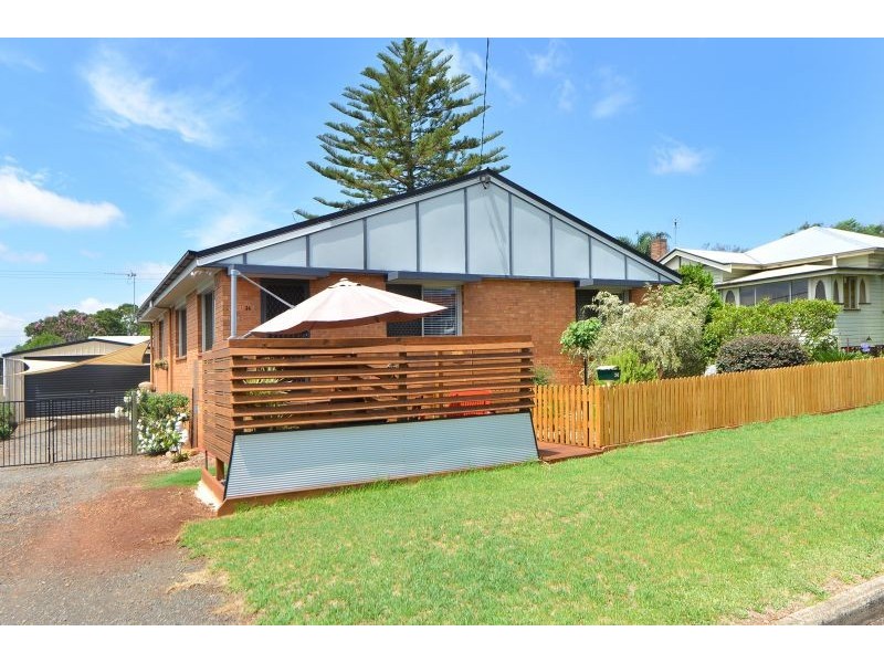 26 Bristol Street, Newtown QLD 4350