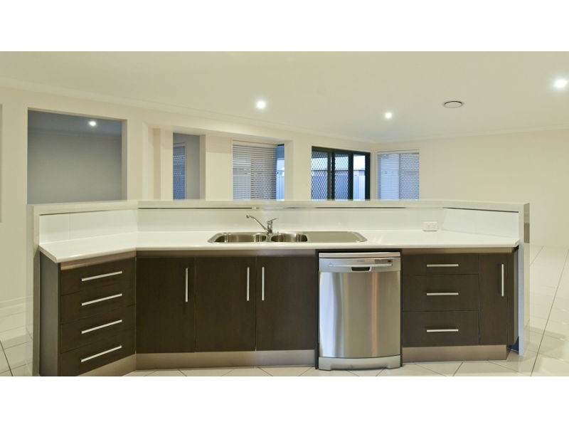 8 O’Grady Street, Kearneys Spring QLD 4350