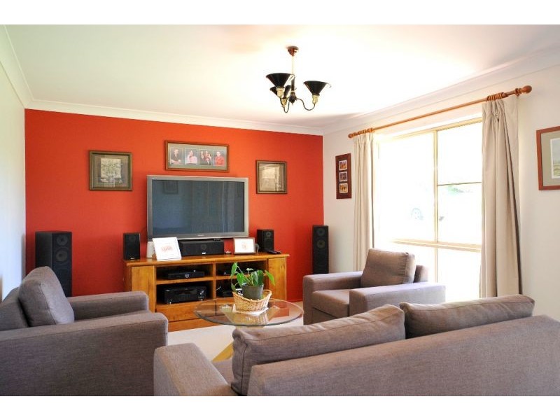 11 Blueberry Ash Court, Glenvale QLD 4350