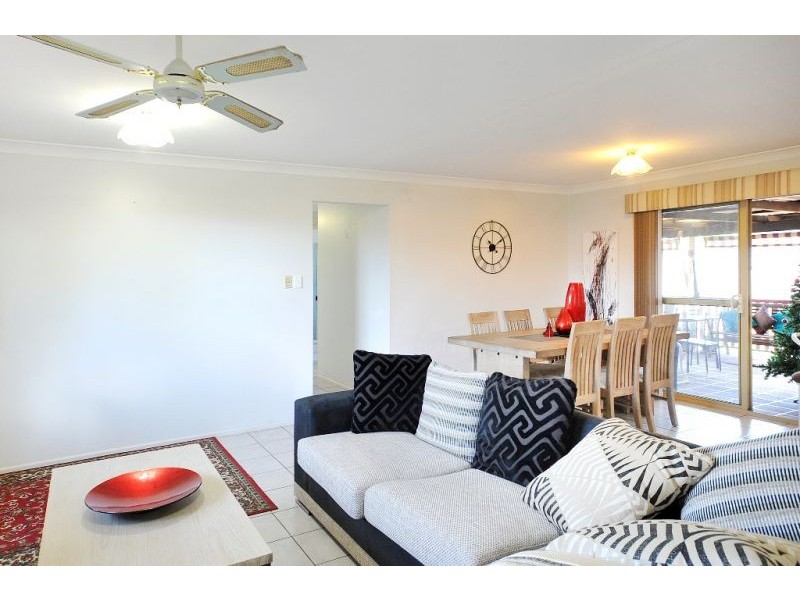 11 Blueberry Ash Court, Glenvale QLD 4350