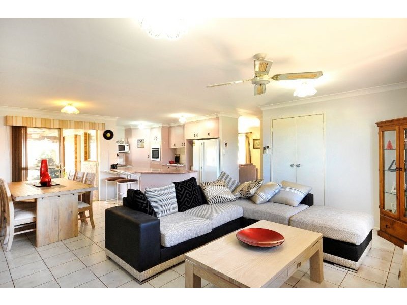 11 Blueberry Ash Court, Glenvale QLD 4350