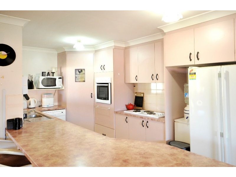 11 Blueberry Ash Court, Glenvale QLD 4350