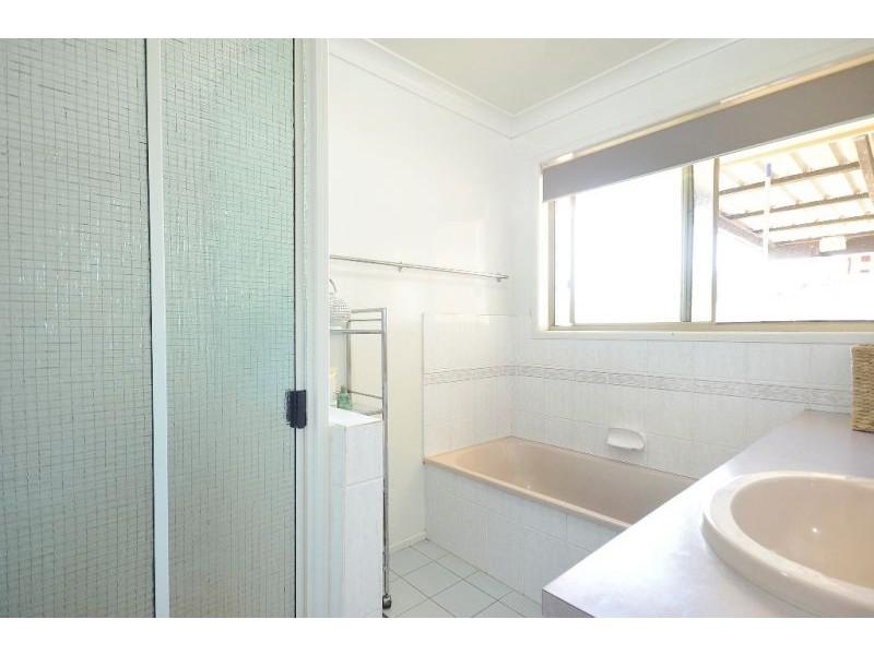 11 Blueberry Ash Court, Glenvale QLD 4350