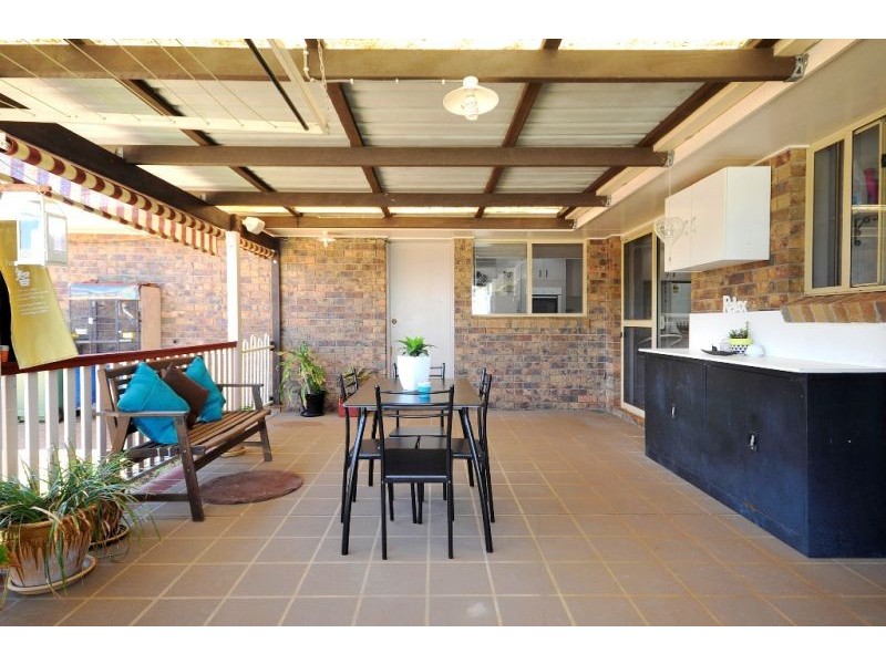 11 Blueberry Ash Court, Glenvale QLD 4350