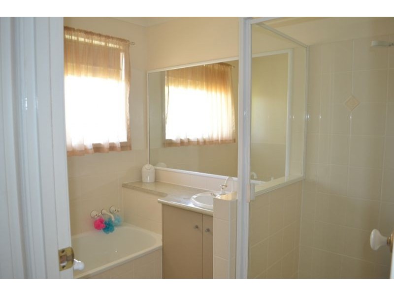 18 Manor Street, Drayton QLD 4350