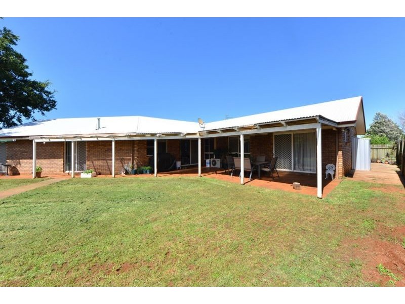 2 Evergreen Court, Glenvale QLD 4350