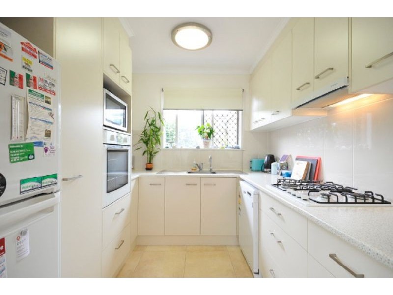 4 Ganzer Street, Rockville QLD 4350