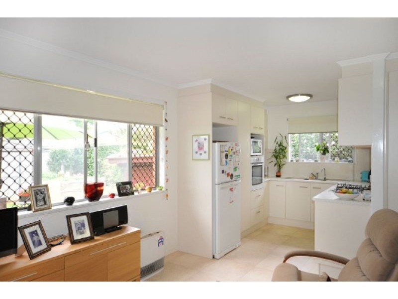 4 Ganzer Street, Rockville QLD 4350