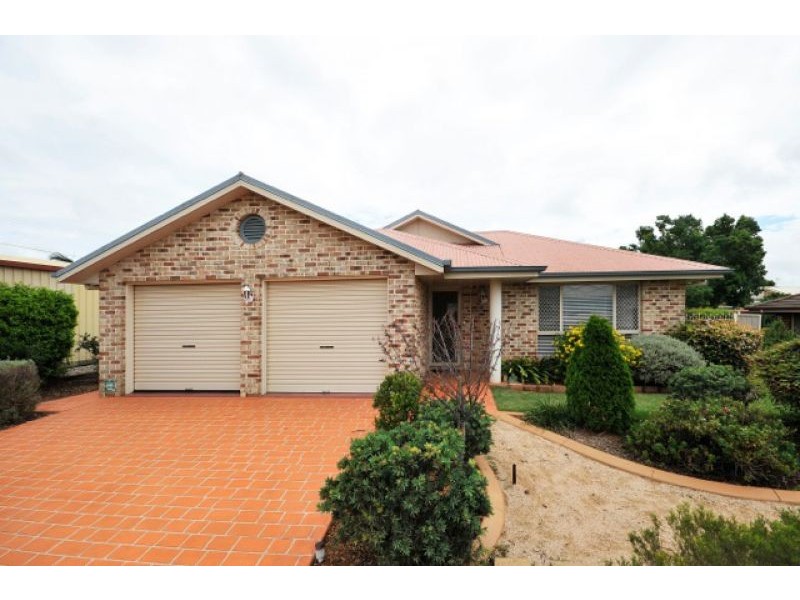 49 Nash Drive, Glenvale QLD 4350