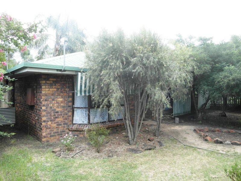 6 Hamilton Street, Wyreema QLD 4352