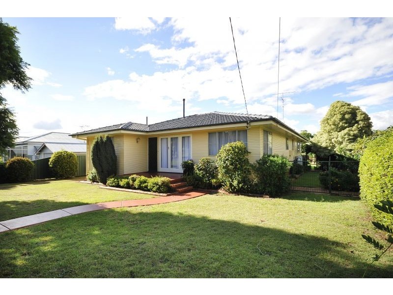 29 Eiser Street, Harristown QLD 4350