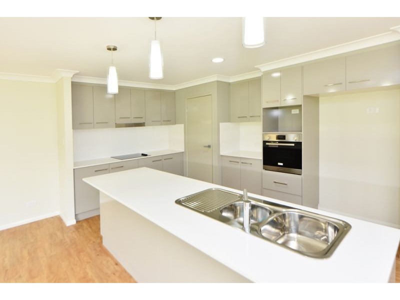 9 Oval Street, Kleinton QLD 4352