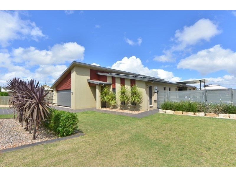 2 Prospect Terrace, Highfields QLD 4352