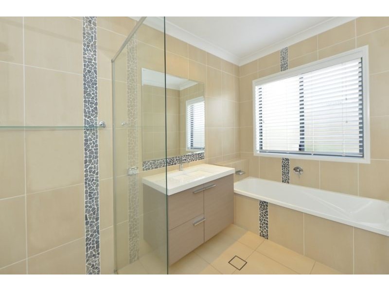2 Prospect Terrace, Highfields QLD 4352