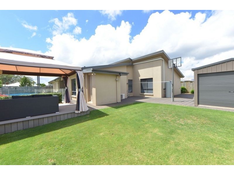 2 Prospect Terrace, Highfields QLD 4352