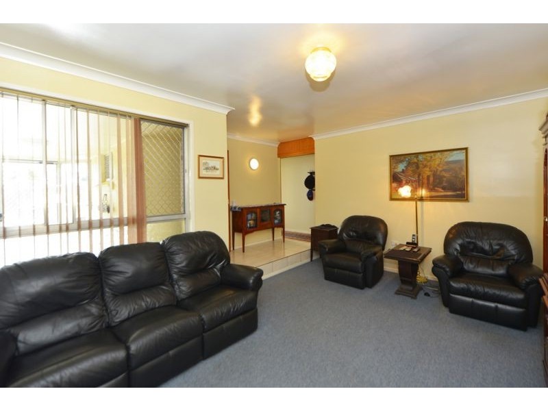 10 Sampson Street, Wilsonton QLD 4350