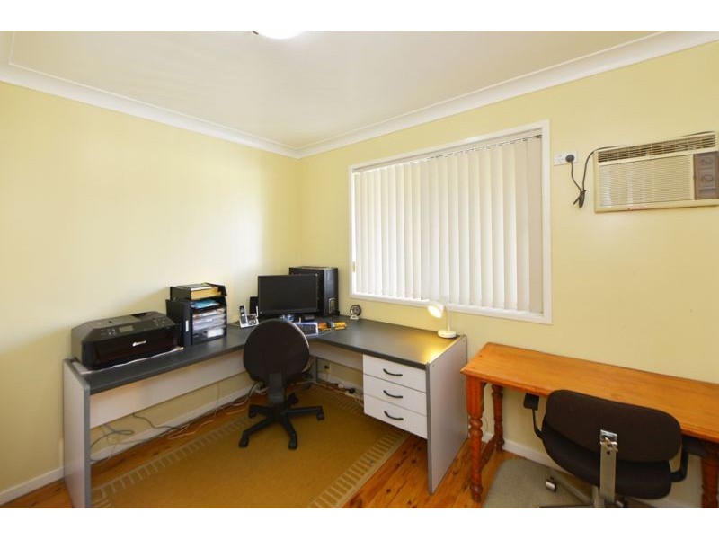 10 Sampson Street, Wilsonton QLD 4350