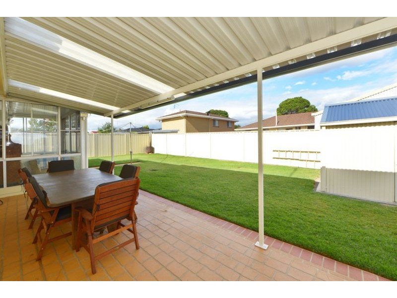 10 Sampson Street, Wilsonton QLD 4350