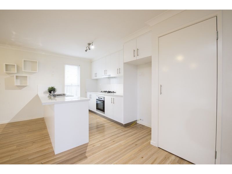 8b Dodd Street, Newtown QLD 4350