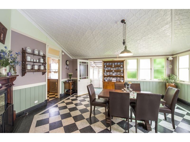 10 Gladstone Street, Newtown QLD 4350