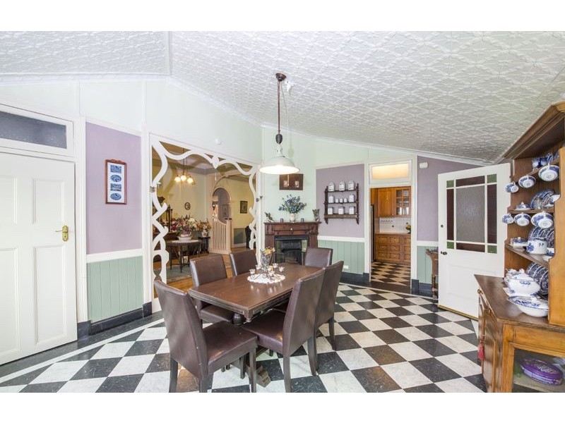 10 Gladstone Street, Newtown QLD 4350