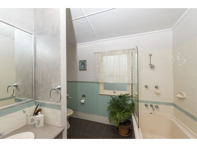 10 Gladstone Street, Newtown QLD 4350