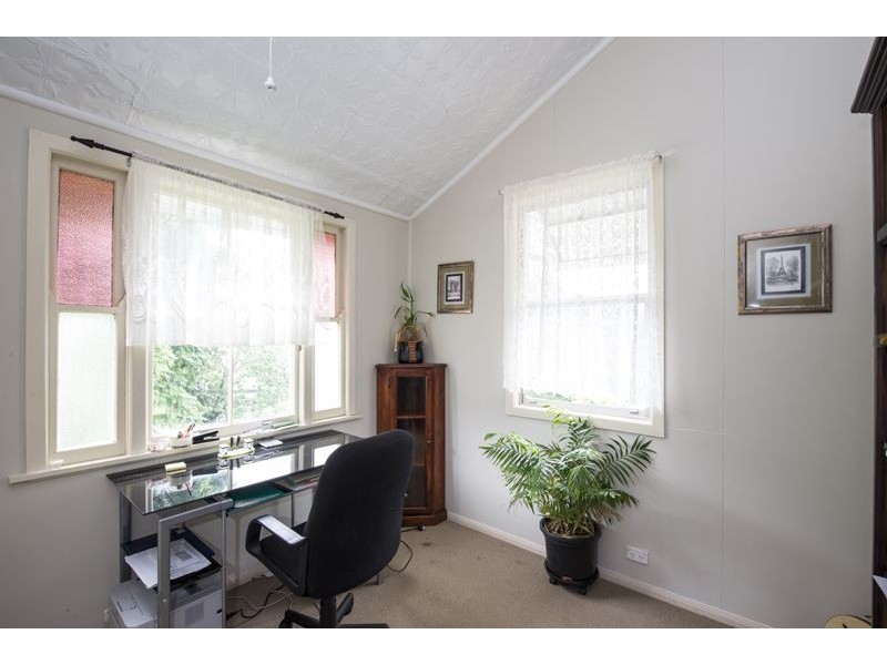 10 Gladstone Street, Newtown QLD 4350