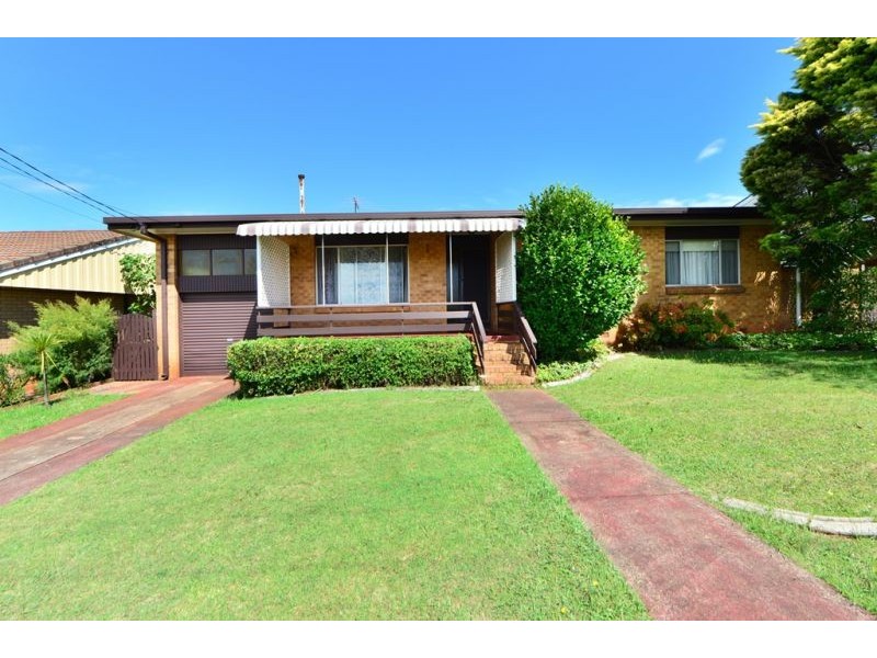 15 Brown Street, Rockville QLD 4350