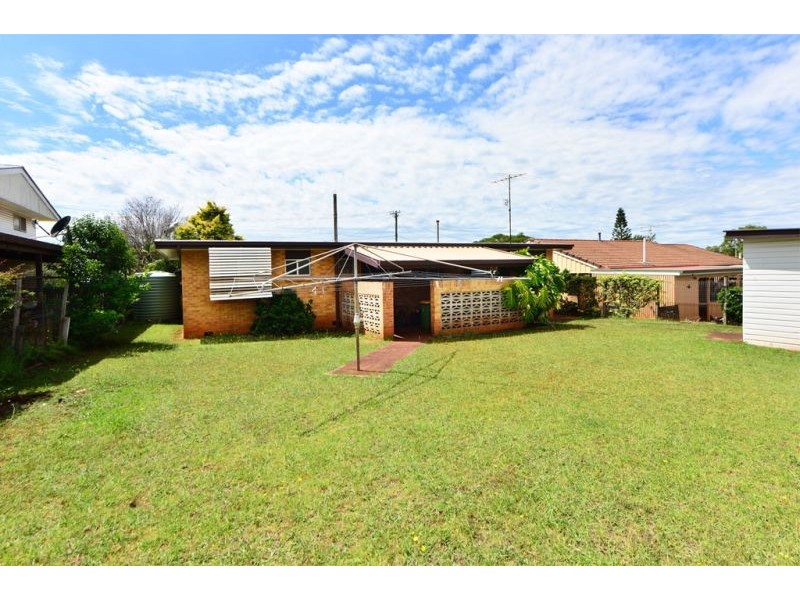 15 Brown Street, Rockville QLD 4350