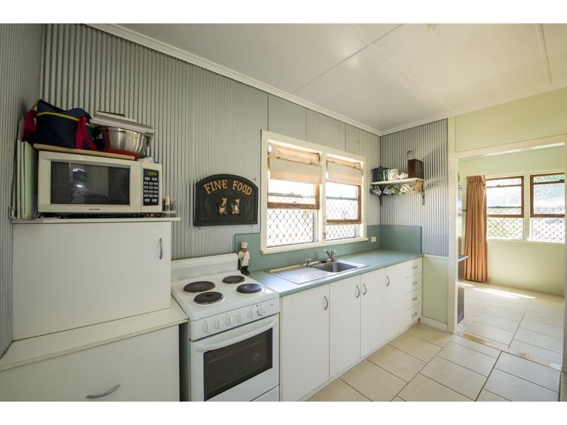 6 Robsart Street, North Toowoomba QLD 4350