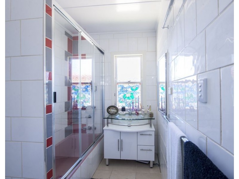 6 Robsart Street, North Toowoomba QLD 4350