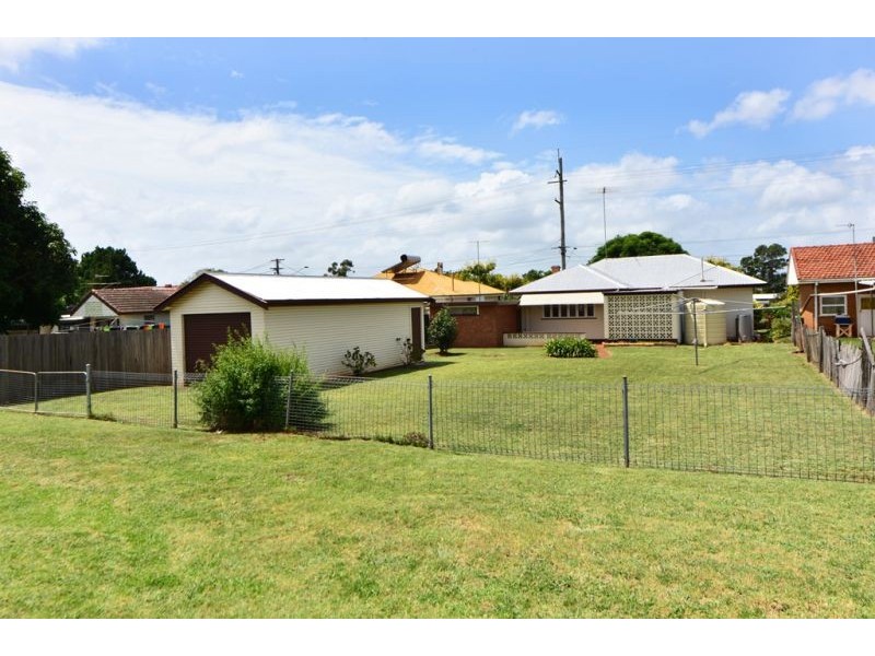 291 West Street, Harristown QLD 4350