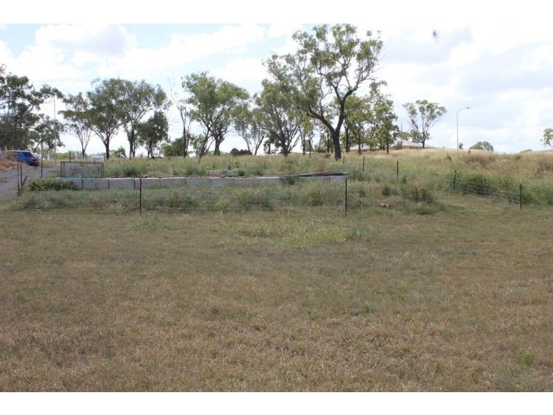 35 Langton Crescent, Oakey QLD 4401
