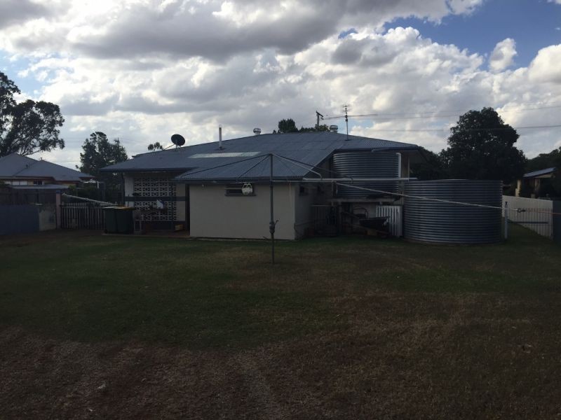 12 Aylmer Street, Oakey QLD 4401