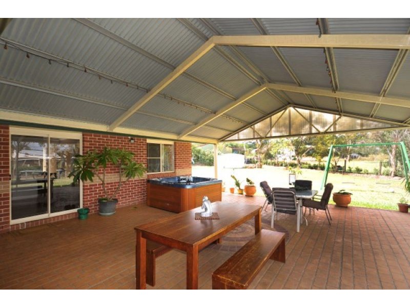 7 Mansel Drive, Gowrie Junction QLD 4352