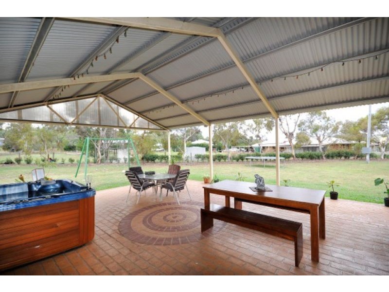 7 Mansel Drive, Gowrie Junction QLD 4352