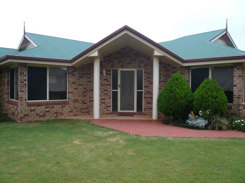 34 Wood Drive, Middle Ridge QLD 4350
