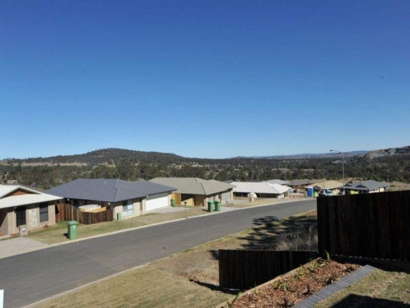 29 Kurrawa Crescent, Glenvale QLD 4350