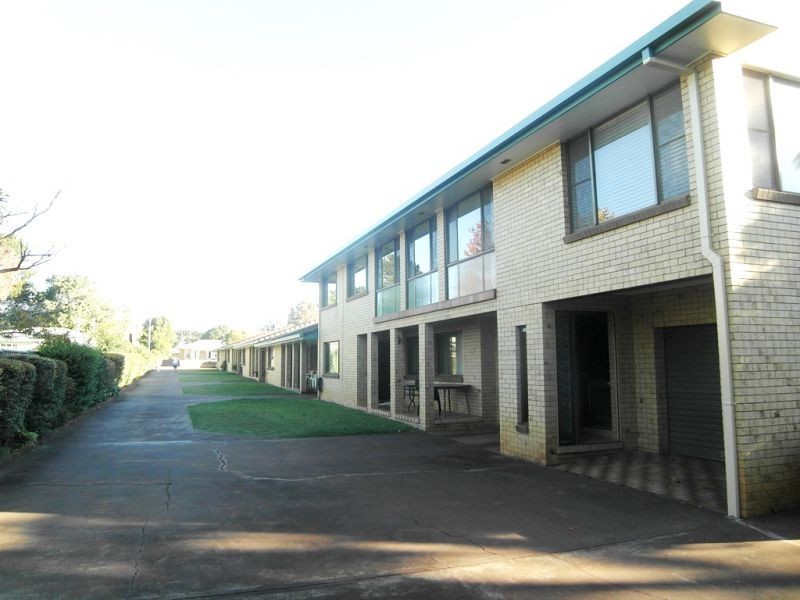 6/183 Campbell Street, Newtown QLD 4350