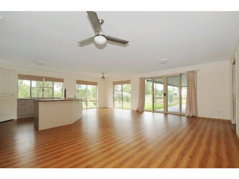 5 Mary Drive, Murphys Creek QLD 4352