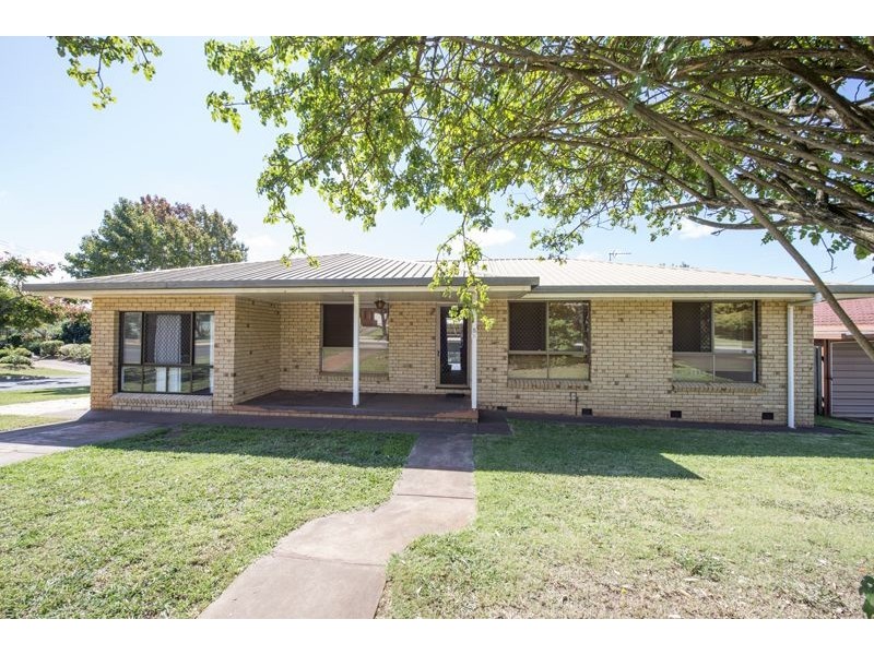 5 Champagne Crescent, Wilsonton QLD 4350